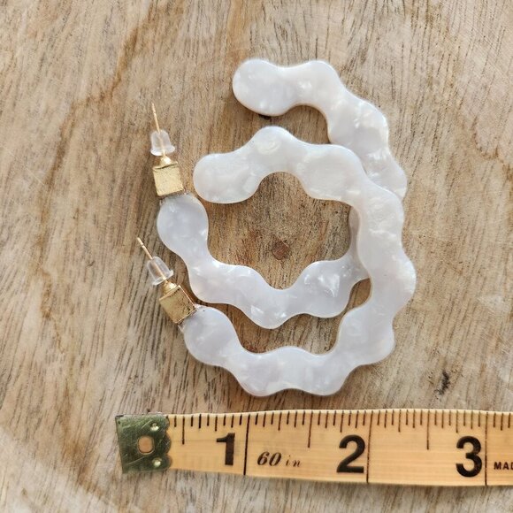 Bundle and Save- New White Acrylic and Gold Hoop Earrings. Minimalist Jewelry. - Picture 5 of 7